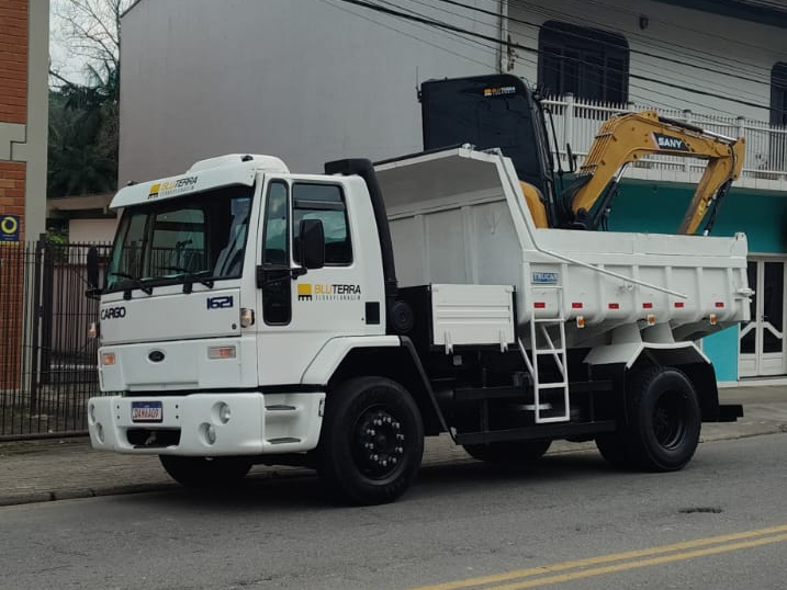 Carregamento de Caminhões